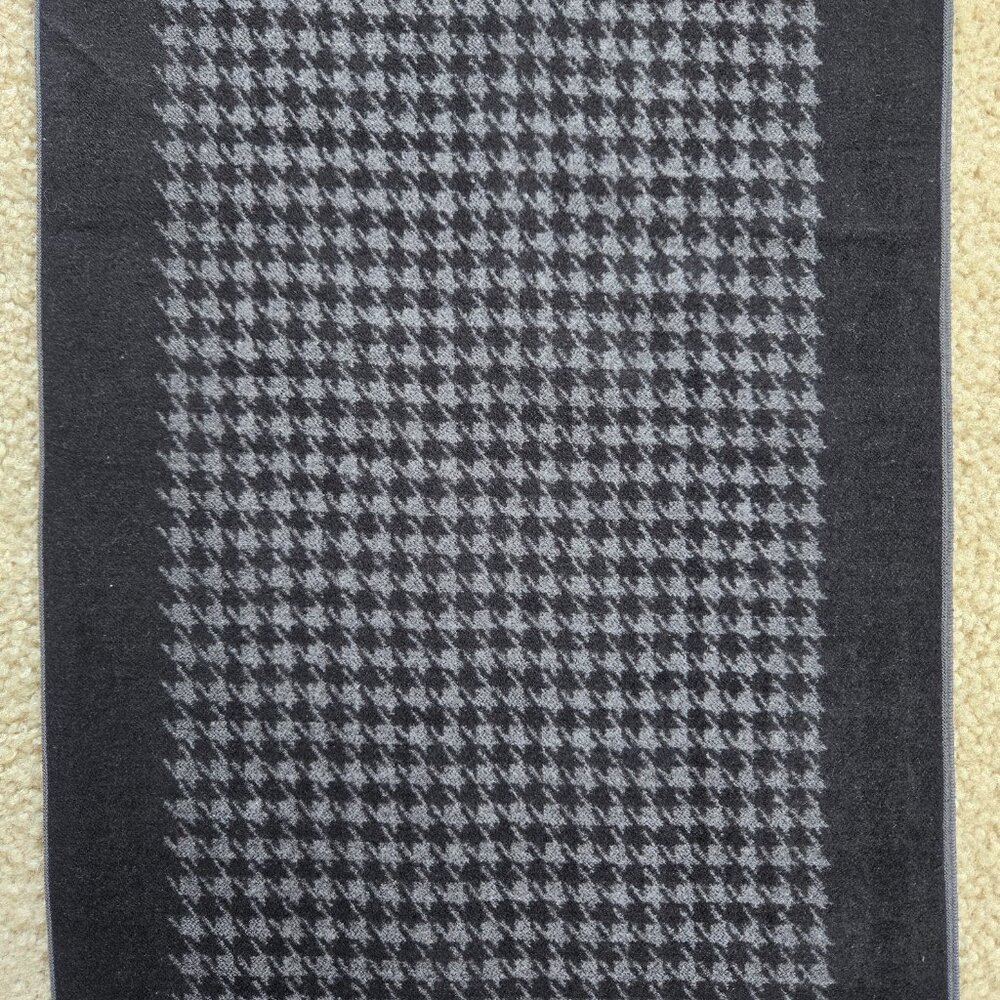 NWOT *SILK* Grey & Black Houndstooth Scarf - Picture 2 of 8